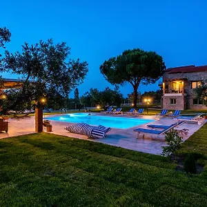 https://mediterraneo-luxury-suites-halkidiki.hotelschalkidiki.net